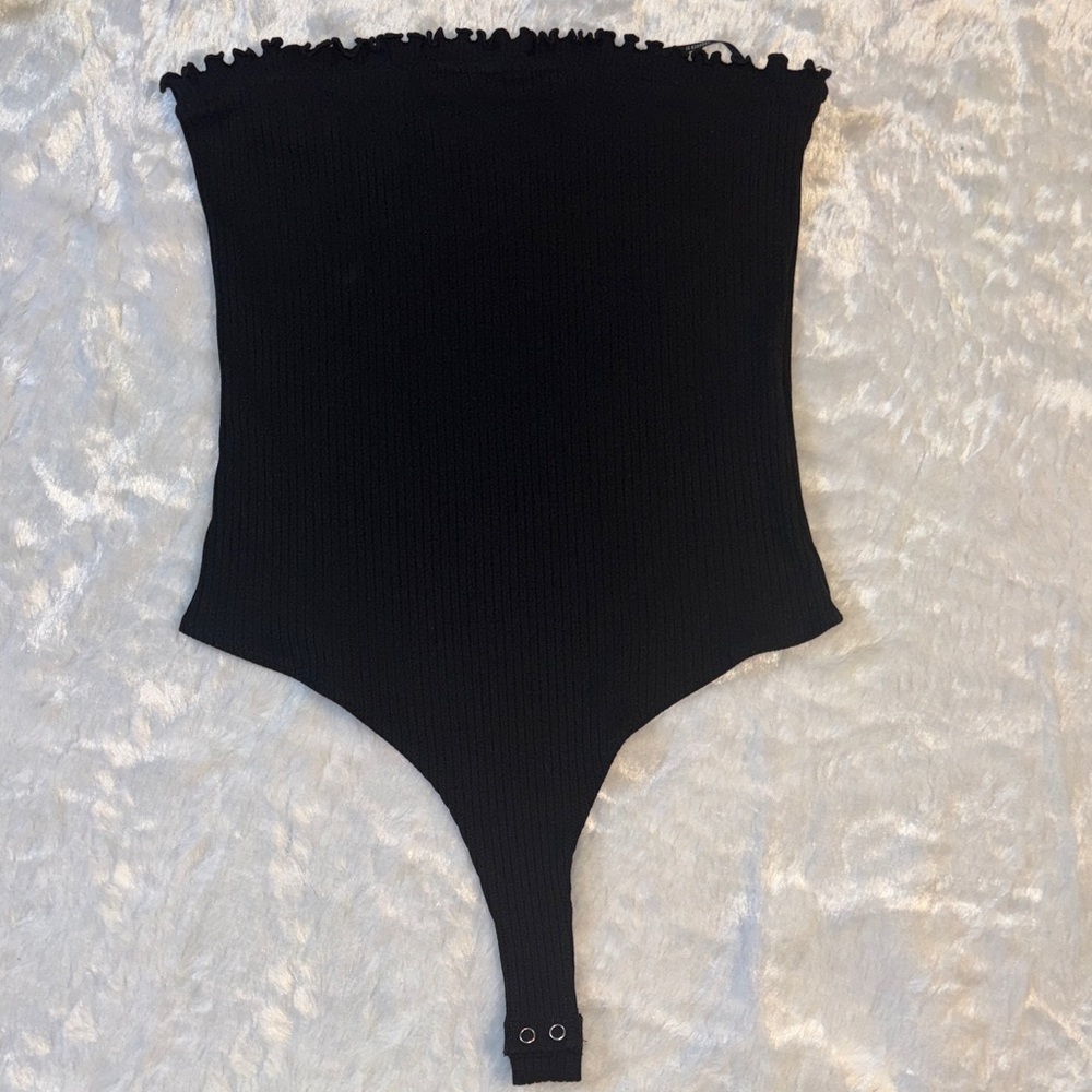 Forever 21 Black Ribbed Strapless Top